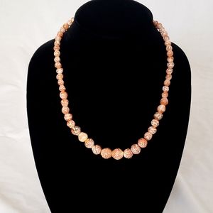 Marbled beaded necklace